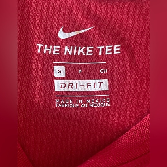 Nike Red Dri-Fit Athletic T-Shirt Men’s Small Lightweight Training Tee - Picture 3 of 7